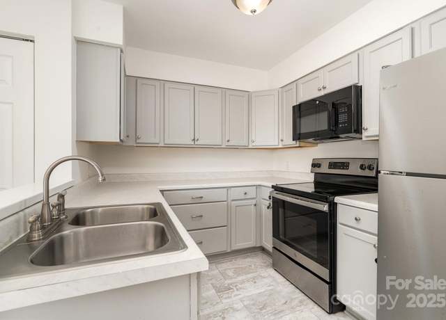 Property at 4900 Spring Lake Dr Unit D, Charlotte, NC 28212, 2 beds, 2 baths