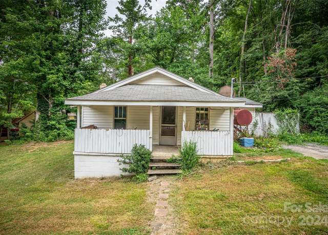 Property at 915 Pigeon St, Waynesville, NC 28786, 2 beds, 1 bath