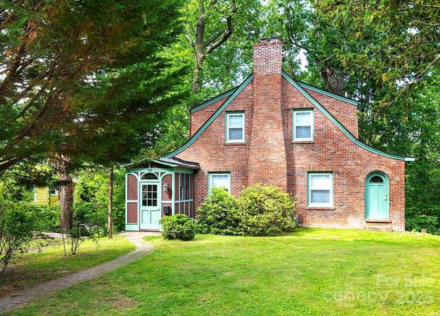 Property at 135 Tacoma Cir, Asheville, NC 28801, 3 beds, 1.5 baths