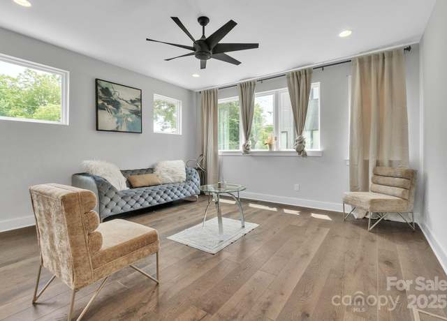 Property at 1933 W Trade St, Charlotte, NC 28216, 3 beds, 3.5 baths