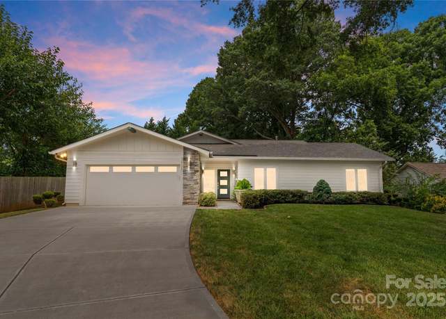 Property at 3931 Belshire Ln, Charlotte, NC 28205, 3 beds, 2 baths