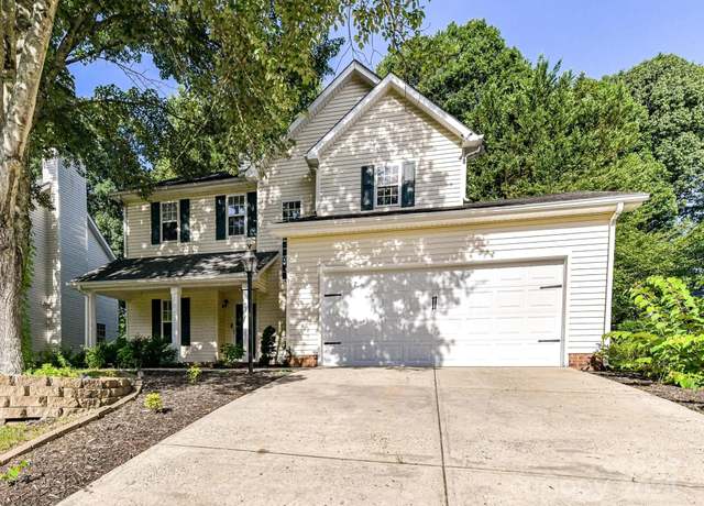 Property at 6027 Edinmeadow Ln, Charlotte, NC 28269, 3 beds, 2.5 baths