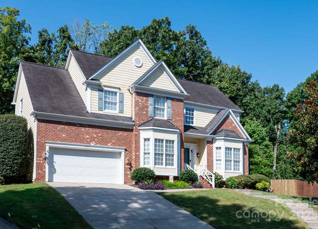Property at 6207 Glencairn Ct, Charlotte, NC 28269, 4 beds, 2.5 baths