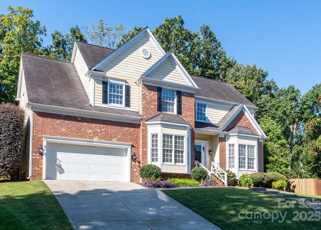 Property at 6207 Glencairn Ct, Charlotte, NC 28269, 4 beds, 2.5 baths