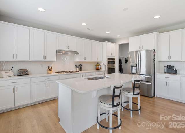 Property at 190 Tetcott St, Mooresville, NC 28115, 4 beds, 3.5 baths