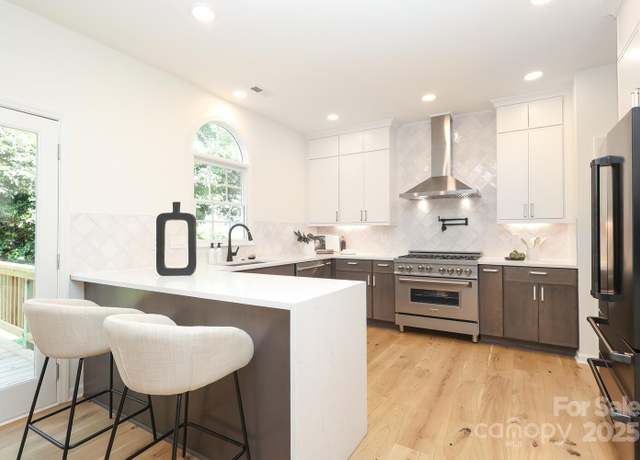 Property at 21514 Gulfstar Ct, Cornelius, NC 28031, 4 beds, 2.5 baths