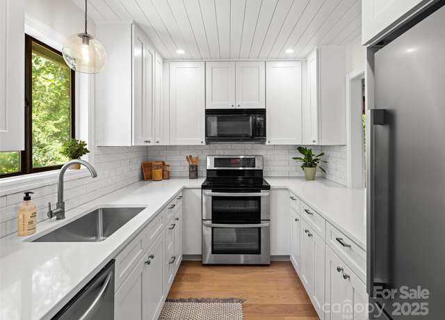 Property at 142 Cedar Forest Trl, Asheville, NC 28803, 2 beds, 2 baths