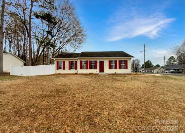 Property at 1313 Ridgewood Dr, Concord, NC 28027, 3 beds, 2 baths
