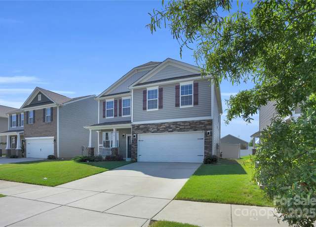 Property at 4918 Traynor Rd, Charlotte, NC 28216, 4 beds, 2 baths