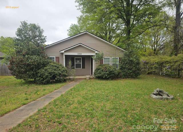 Property at 5315 Airport Dr, Charlotte, NC 28208, 3 beds, 1.5 baths