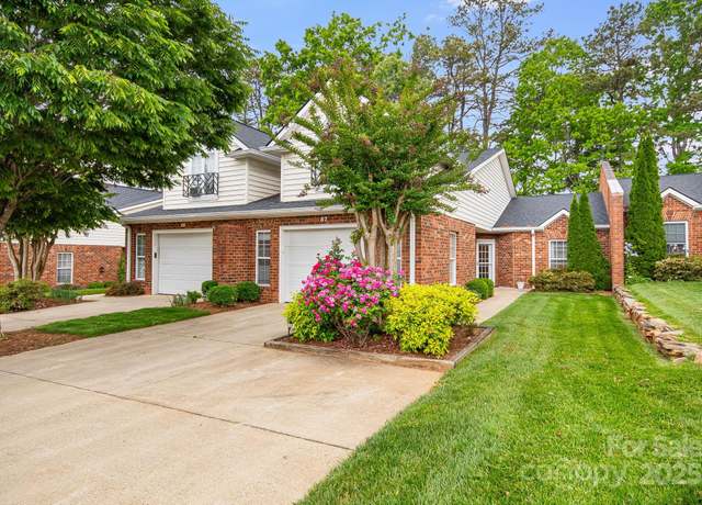 Property at 57 Lake Pointe Cir, Hendersonville, NC 28792, 3 beds, 2.5 baths