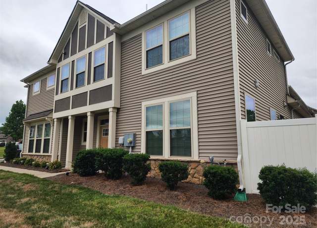 Property at 9341 Glenburn Ln, Charlotte, NC 28278, 3 beds, 2.5 baths