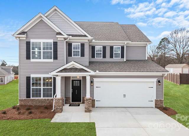 Property at 607 Fox Cove Rd, Hendersonville, NC 28792, 4 beds, 3.5 baths