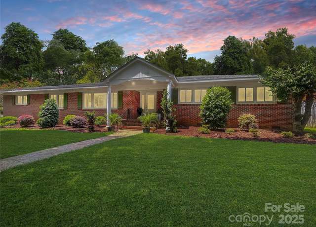 Property at 4742 Emory Ln, Charlotte, NC 28211, 3 beds, 2 baths