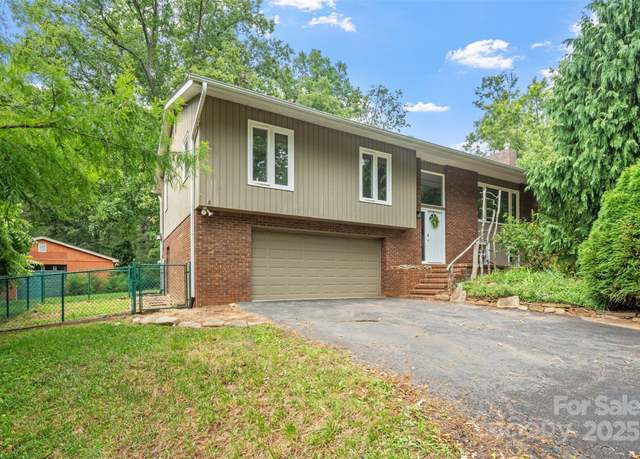 Property at 15 Beaverdam Ct, Asheville, NC 28804, 5 beds, 3 baths