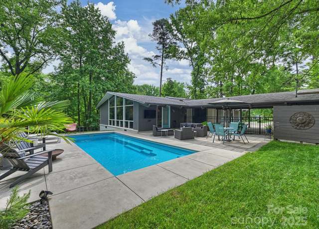 Property at 447 Merwick Cir, Charlotte, NC 28211, 3 beds, 2 baths