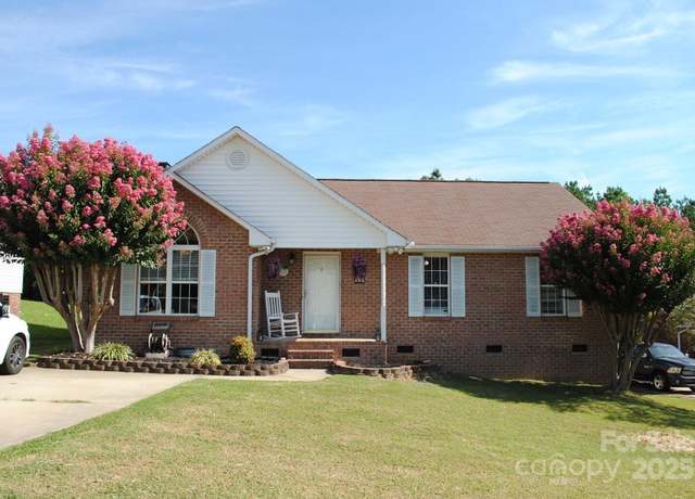 Property at 1211 Braxton Dr, Concord, NC 28025, 3 beds, 2 baths