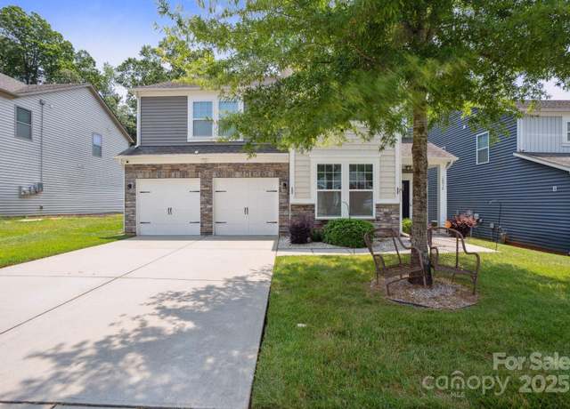 Property at 10012 Michael Crossing Dr, Charlotte, NC 28213, 5 beds, 3.5 baths