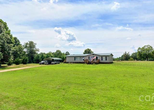 Property at 302 Edwards Rd, Mooresville, NC 28115, 3 beds, 2 baths