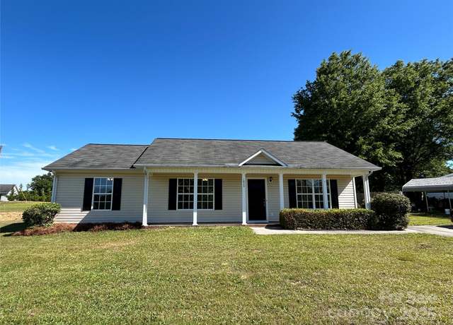 Property at 1820 Wendover Dr, Lancaster, SC 29720, 3 beds, 2 baths
