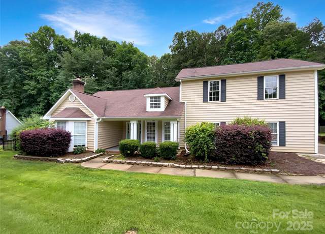 Property at 7210 Morningdew Ct, Denver, NC 28037, 5 beds, 3 baths