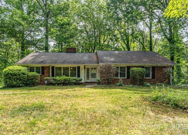 Property at 102 Forest Ct, Huntersville, NC 28078, 4 beds, 2 baths