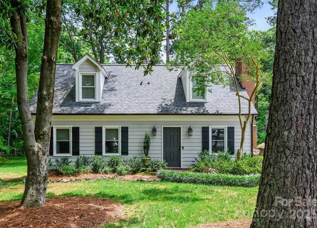 Property at 1040 Goshen Pl, Charlotte, NC 28211, 4 beds, 2 baths