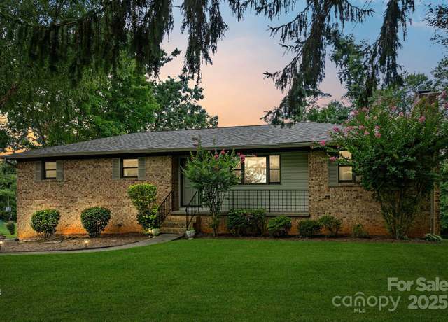 Property at 89 Braddock Way, Asheville, NC 28803, 3 beds, 2.5 baths