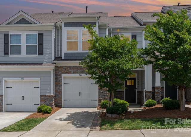 Property at 724 Little Bluestem Dr, Lake Wylie, SC 29710, 3 beds, 2.5 baths