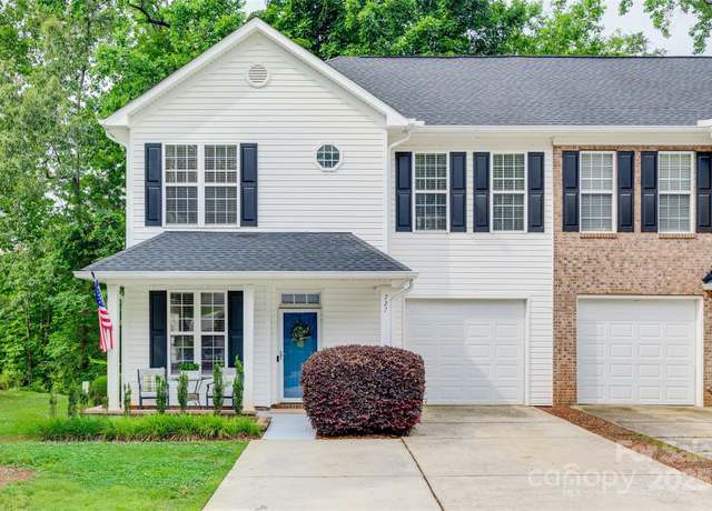 Property at 727 Torrey Pines Ln, Fort Mill, SC 29715, 3 beds, 2.5 baths