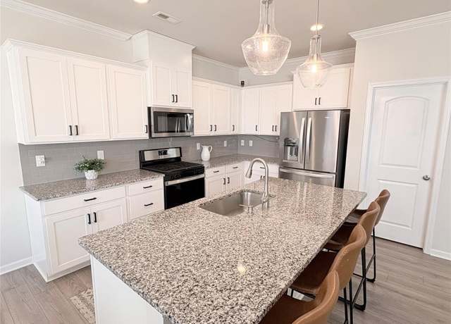 Property at 19117 Hawk Haven Ln, Charlotte, NC 28278, 5 beds, 3 baths