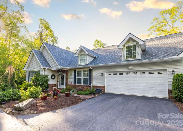 Property at 127 Poppy Ln, Asheville, NC 28803, 4 beds, 4 baths