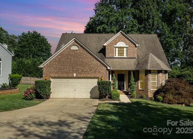 Property at 19509 Trintella Ln, Cornelius, NC 28031, 4 beds, 2.5 baths