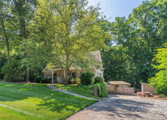 Property at 333 Garden Valley Dr, Winston Salem, NC 27107, 3 beds, 4.5 baths