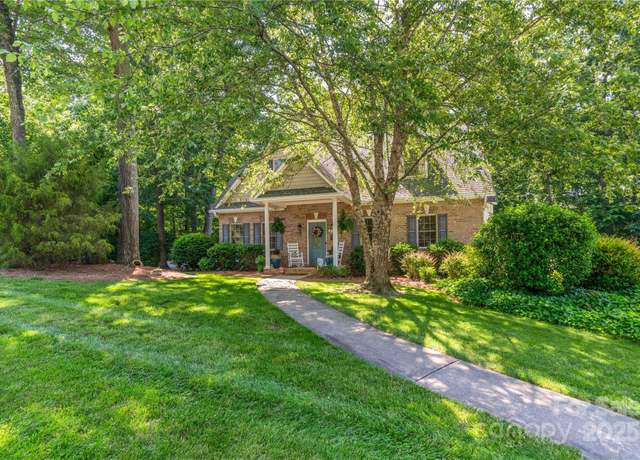 Property at 333 Garden Valley Dr, Winston Salem, NC 27107, 3 beds, 4.5 baths