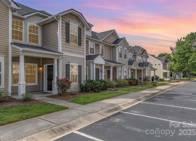 Property at 1112 Constitution Park Blvd, Rock Hill, SC 29732, 2 beds, 2.5 baths