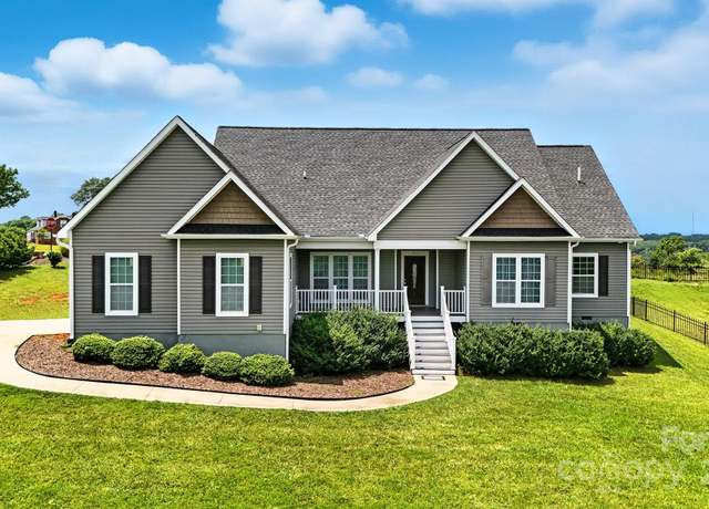 Property at 1903 46th Avenue Dr NE, Hickory, NC 28601, 4 beds, 3 baths