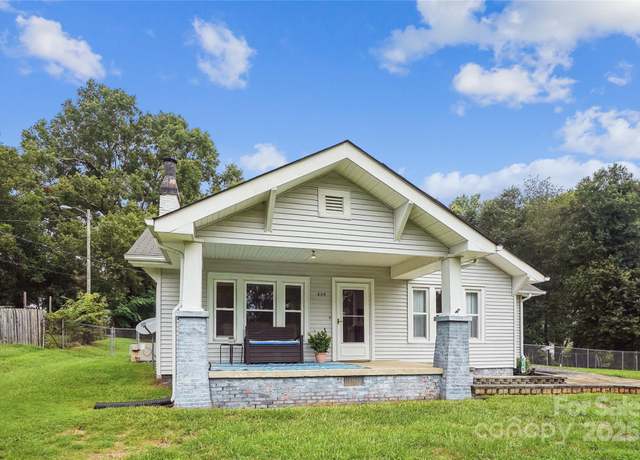 Property at 608 E Maple Ave, Gastonia, NC 28054, 2 beds, 2 baths