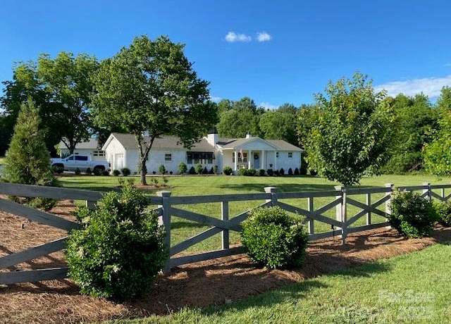 Property at 796 Cornelius Rd, Mooresville, NC 28117, 2 beds, 2 baths