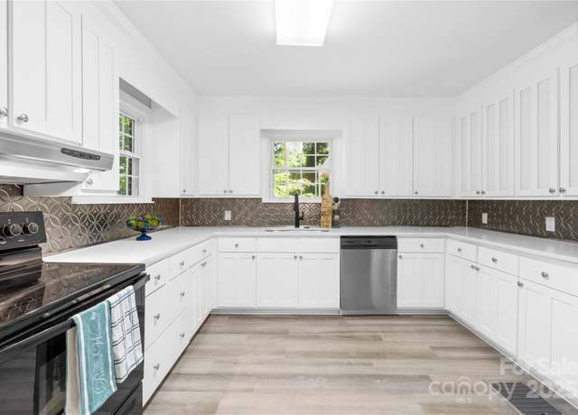 Property at 6012 Tuckaseegee Rd, Charlotte, NC 28208, 3 beds, 2 baths