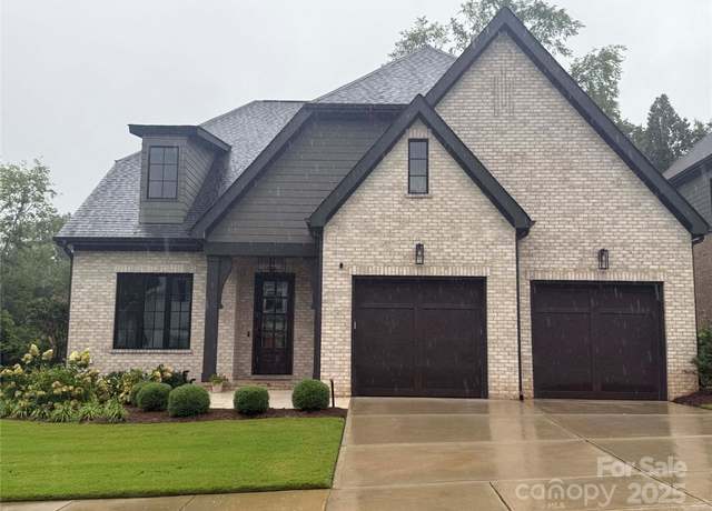 Property at 924 Poindexter Dr, Charlotte, NC 28209, 4 beds, 4.5 baths