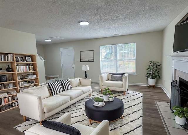 Property at 2303 Hope Valley Ln, Charlotte, NC 28213, 3 beds, 2.5 baths