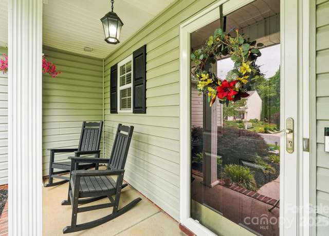 Property at 3032 Kilbeggan Dr, Clover, SC 29710, 3 beds, 2.5 baths