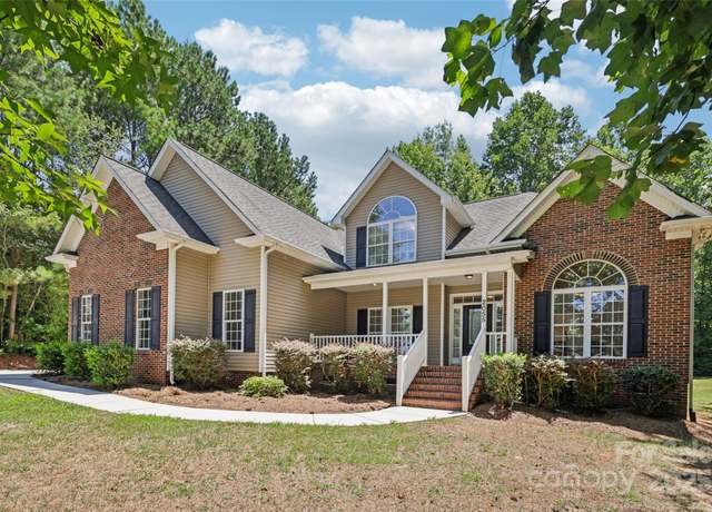 Property at 2055 Sunswept Ln, York, SC 29745, 4 beds, 3 baths