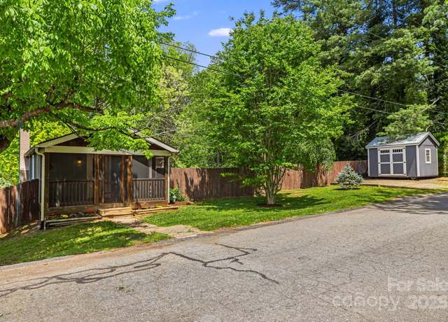 Property at 25 Winnfred St, Asheville, NC 28806, 2 beds, 1 bath