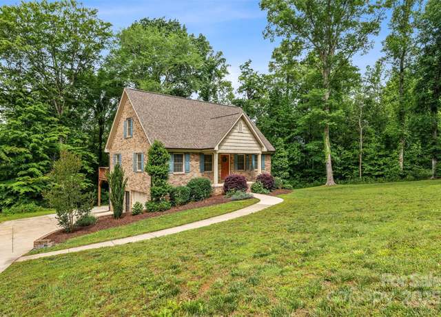 Property at 845 Montgomery Ct, Walnut Cove, NC 27052, 3 beds, 2.5 baths