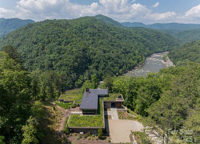 Property at 112 Moon Shadow Ln, Marshall, NC 28753, 4 beds, 5.5 baths