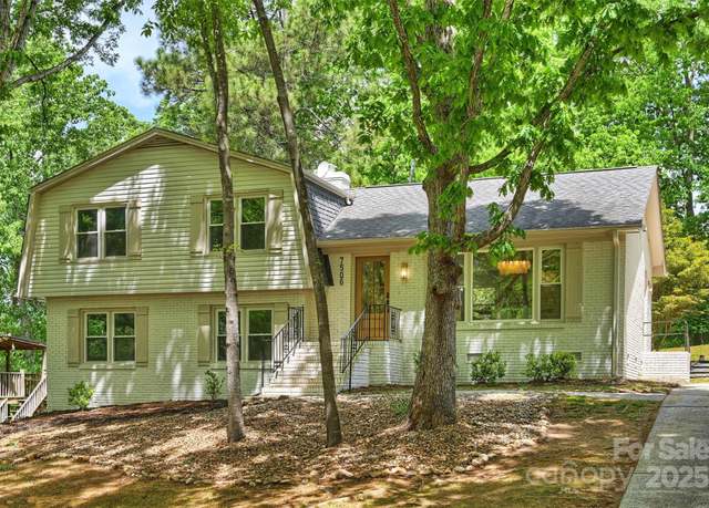 Property at 7506 Kilcullen Dr, Charlotte, NC 28270, 4 beds, 2.5 baths