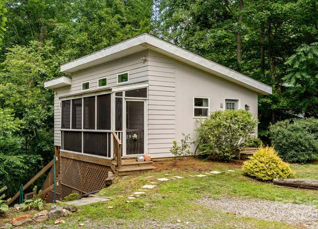 Property at 211 Summer St, Swannanoa, NC 28778, 3 beds, 2 baths