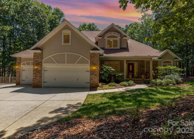 Property at 719 Mckendree Rd, Mooresville, NC 28117, 4 beds, 2.5 baths